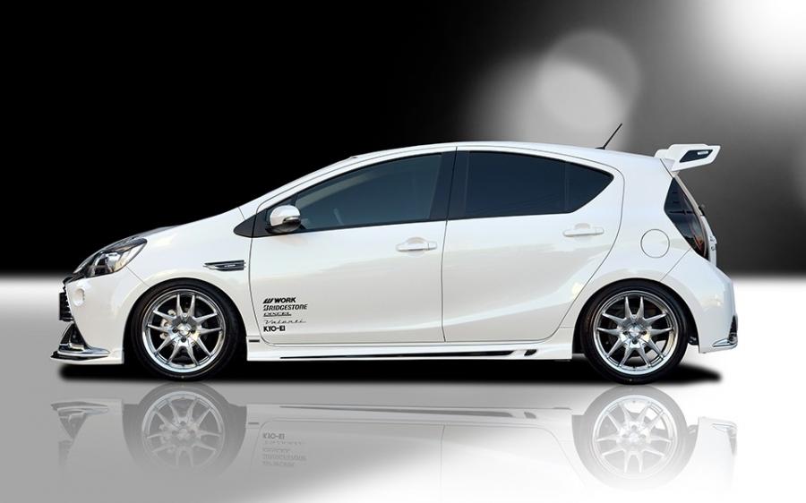  Toyota Prius C by Rowen 2015 года  (фото 3 из 8)